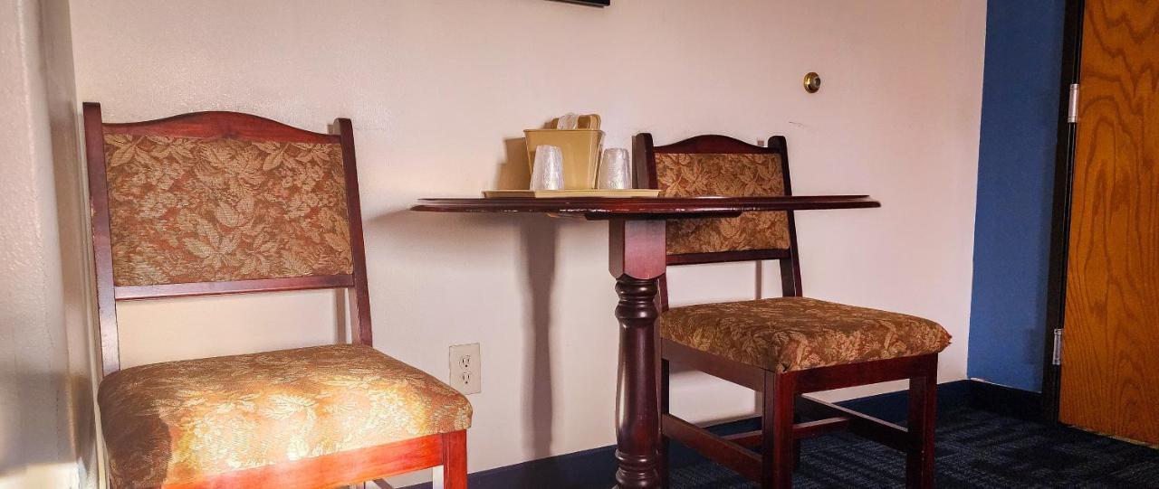 Helena Inn - Airport מראה חיצוני תמונה